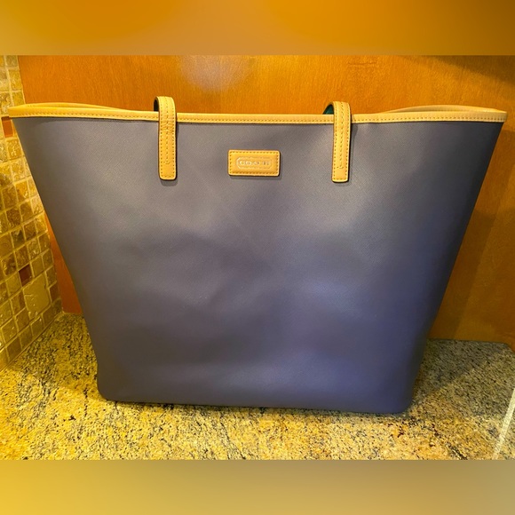 EUC Coach Navy City Tote with teal/tan straps - Picture 1 of 12